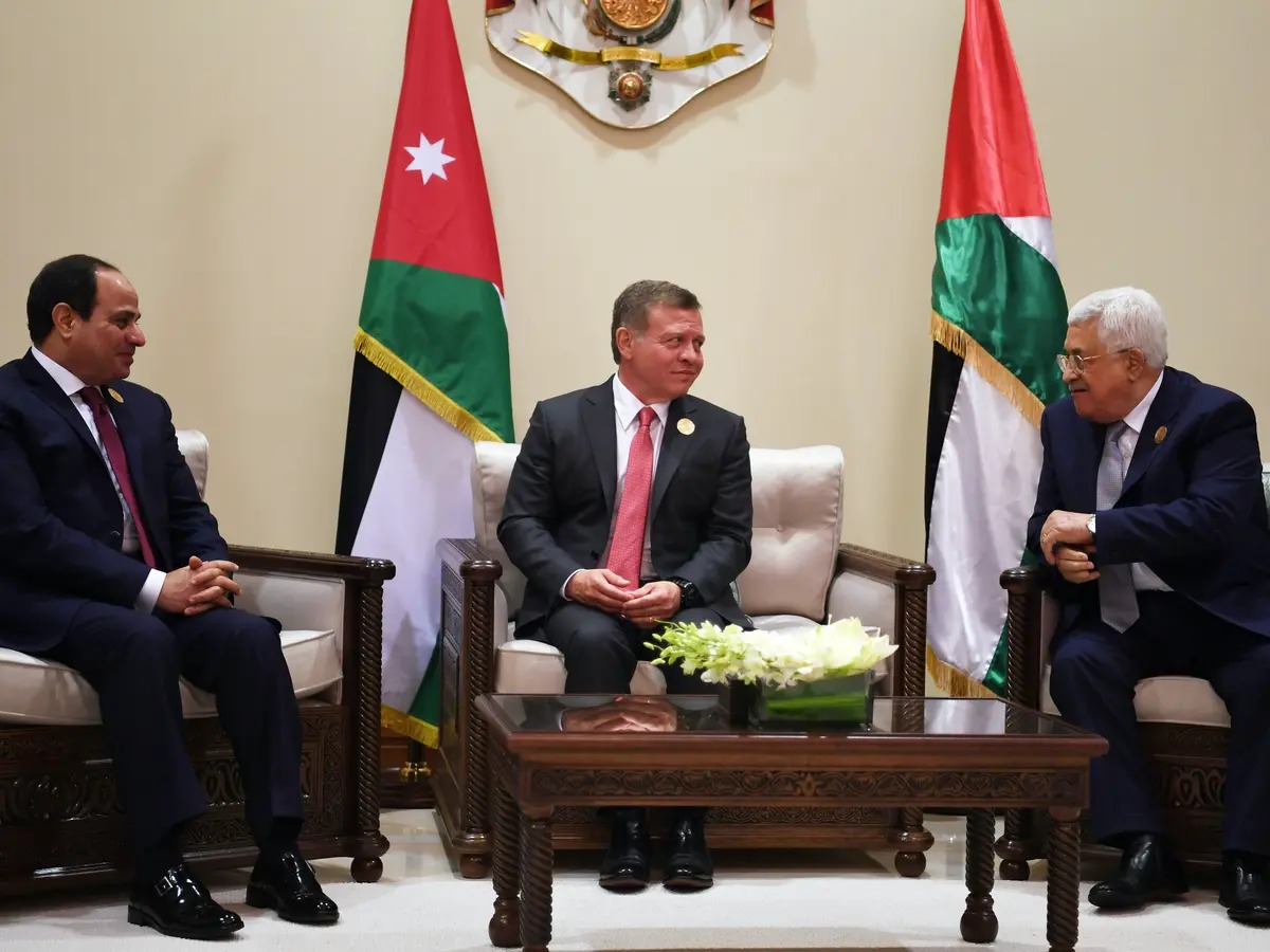 السيسي والعاهل الأردني يلتقيان عباس في القمة الثلاثية زعماء القمة الثلاثية
