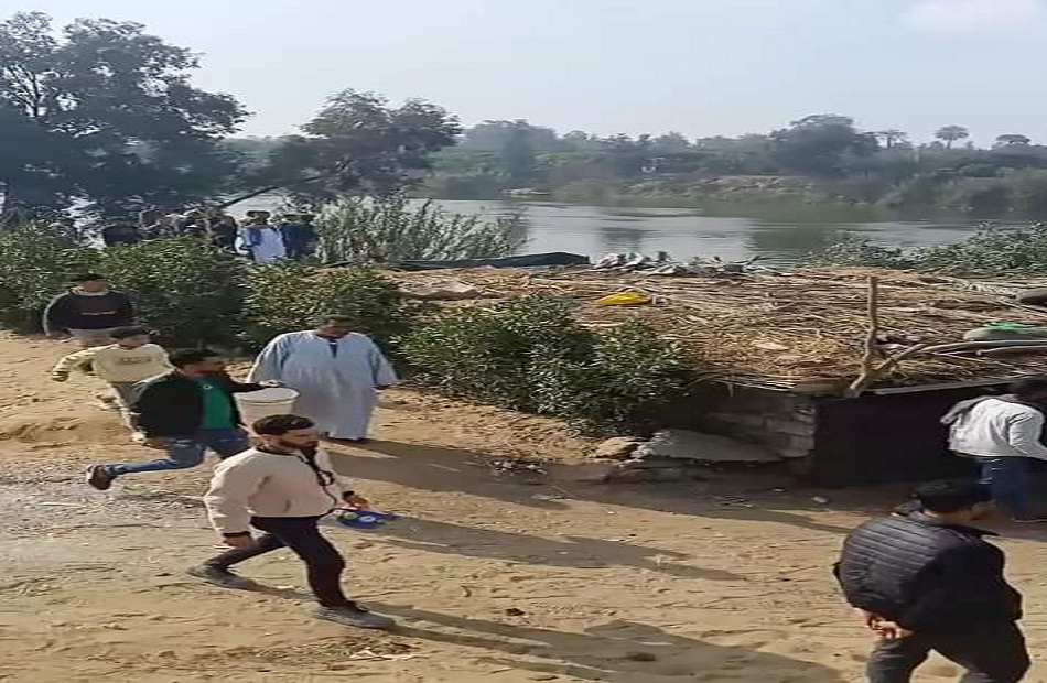 غرق معدية نكلا : انتشال 3 جثث وتحقيقات قانونية
