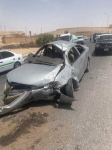 حادثة مروعة تسببت في إصابة ٣ أشخاص وطفلتين ومسن