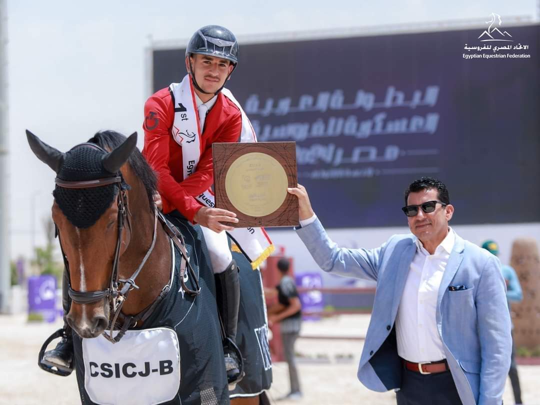 كيان المصريون الشباب وتألق الدكتور أشرف صبحي في بطولة الفروسية العسكرية"كيان المصريون الشباب وتألق الدكتور أشرف صبحي في بطولة الفروسية العسكرية
