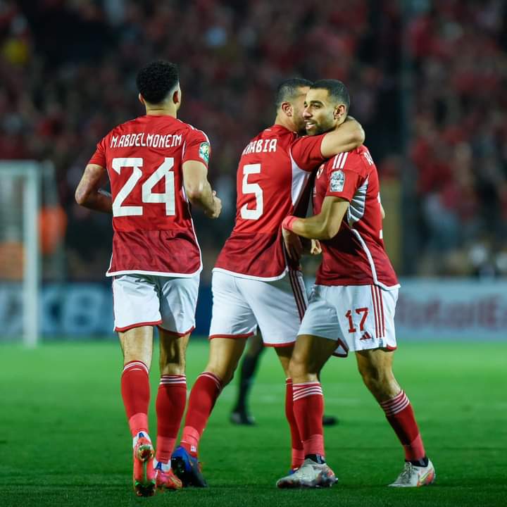 فريق الأهلي مع نظيره مازيمبي