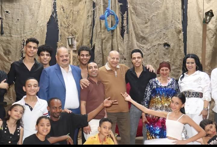 وجوه جديدة تتألق في سماء الفن في مسرحية "عفاريت أون لاين" وجوه جديدة تتألق في سماء الفن في مسرحية "عفاريت أون لاين"