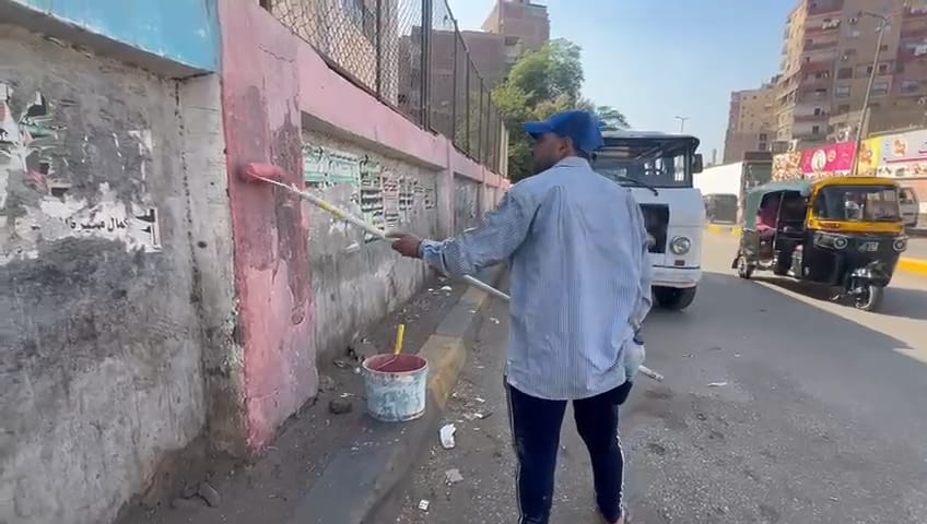 شاهد بالصور.. إعادة طلاء جدران المدارس بناءً على طلب موجه من النائب طارق الطويل