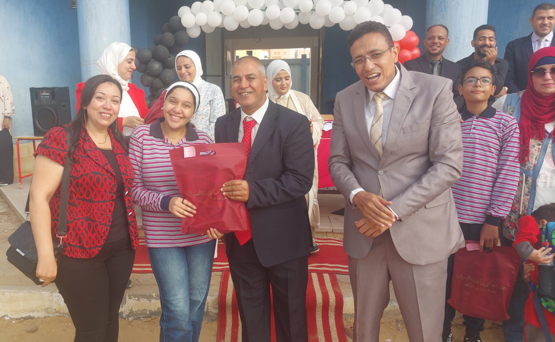 مدرسة اللواء ناجي شهود التجريبية للغات.. نموذج للتميز والتطوير