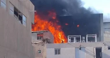 حريق مصنع في العاشر من رمضان