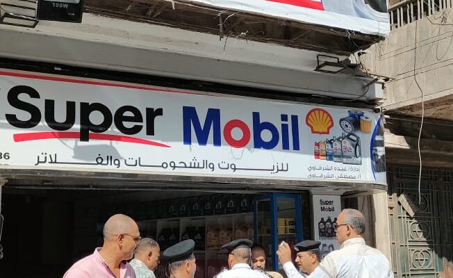 حملة موسعة داخل عزبة الصعايدة لرفع الإشغالات وتحسين الخدمات بحي إمبابة