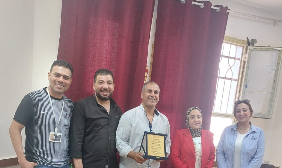تكريم مستحق للأستاذ"وليد الفقي" مدير مدرسة ناجي شهود التجريبية لغات بالعبور