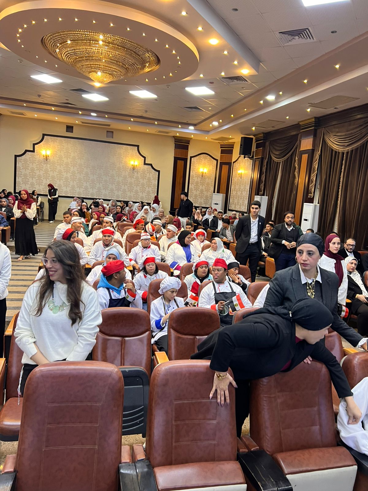 وزير الشباب والرياضة يشهد الفعالية الكبرى لذوي الهمم ويتفقد فعاليات مهرجان التذوق دعماً للدمج المجتمعي