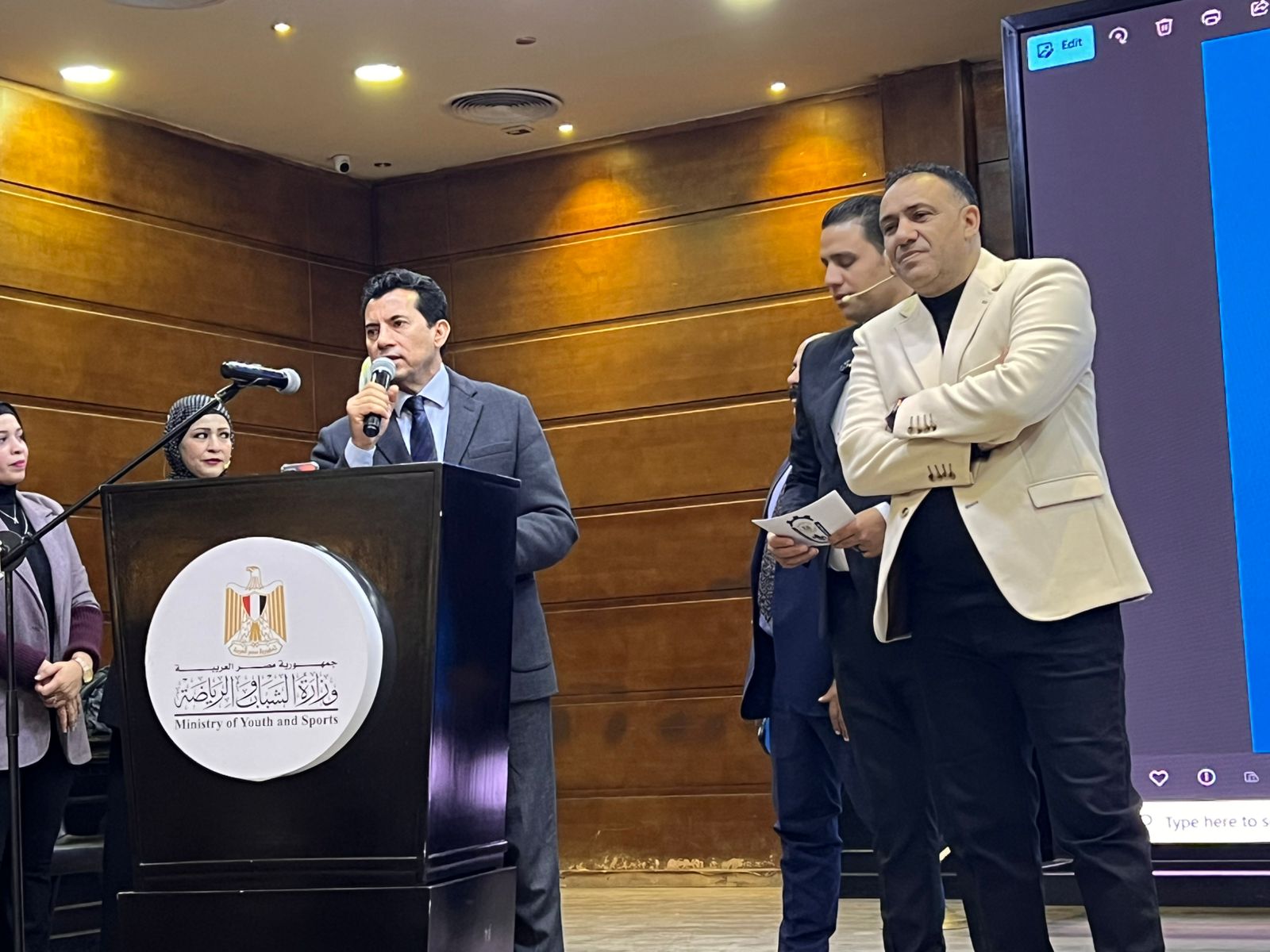 وزير الشباب والرياضة يشهد الفعالية الكبرى لذوي الهمم ويتفقد فعاليات مهرجان التذوق دعماً للدمج المجتمعي