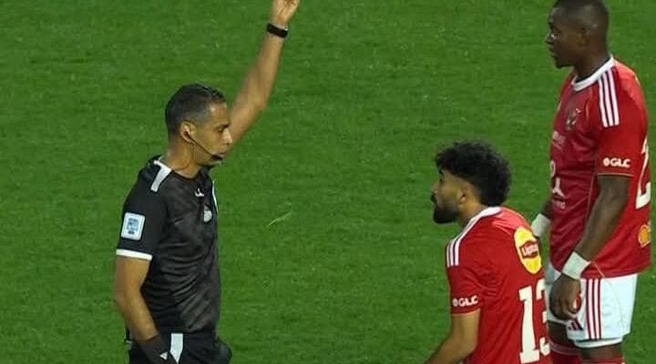 إنذار ثالث يُبعد مروان عطية عن مواجهة سموحة.. والأهلي يفقد أحد أوراقه في الجولة المقبلة