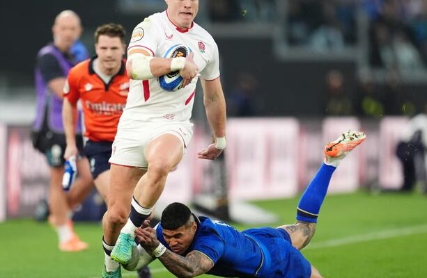 إيطاليا تفتتح التسجيل أمام إنجلترا في بطولة الأمم الست للرجبي 2026 بعد ركلة جزاء مبكرة في الأولمبيكو