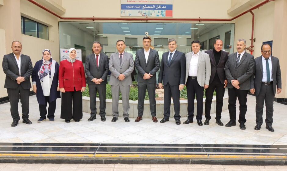 وزير الصناعة يتفقد "آمون للأدوية" بالعبور: استثمارات بـ 9 مليارات جنيه وخطط طموحة لتعزيز الأمن الدوائي المصري