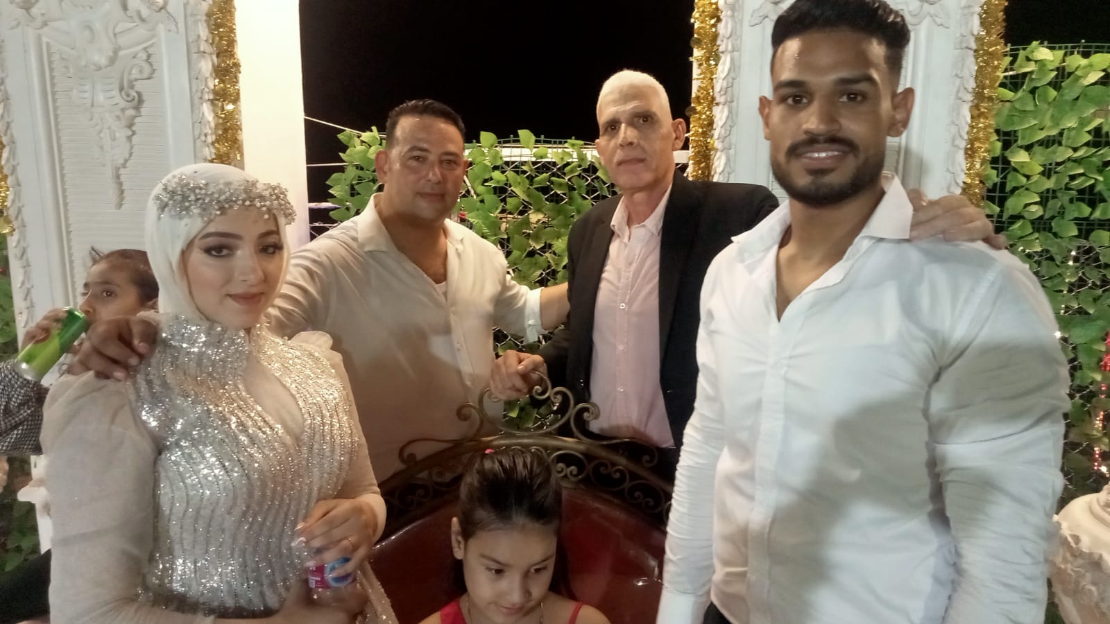 تهنئة خاصة للعروسين