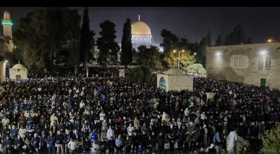 الأقصى يفتح أبوابه من جديد.. وعودة الروح لفلسطين تحت تكبيرات الفجر