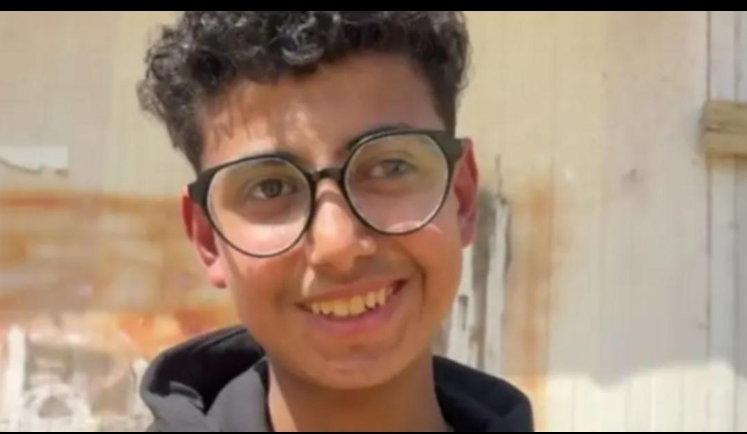 “قصة بطل.. جلال يتحدى المرض ويصنع أمله بيديه”