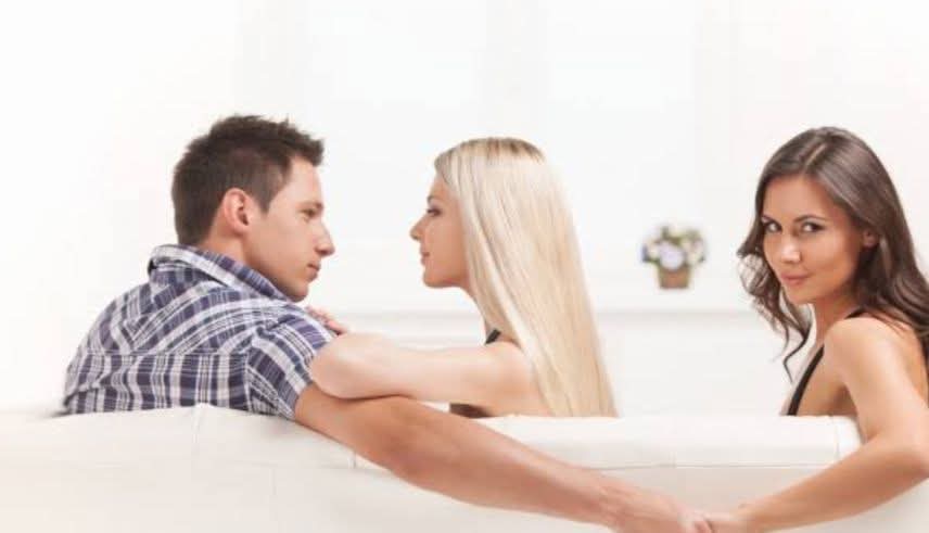 الرجل الذي يعدد علاقاته النسائية ضعيف الشخصية أم قوي